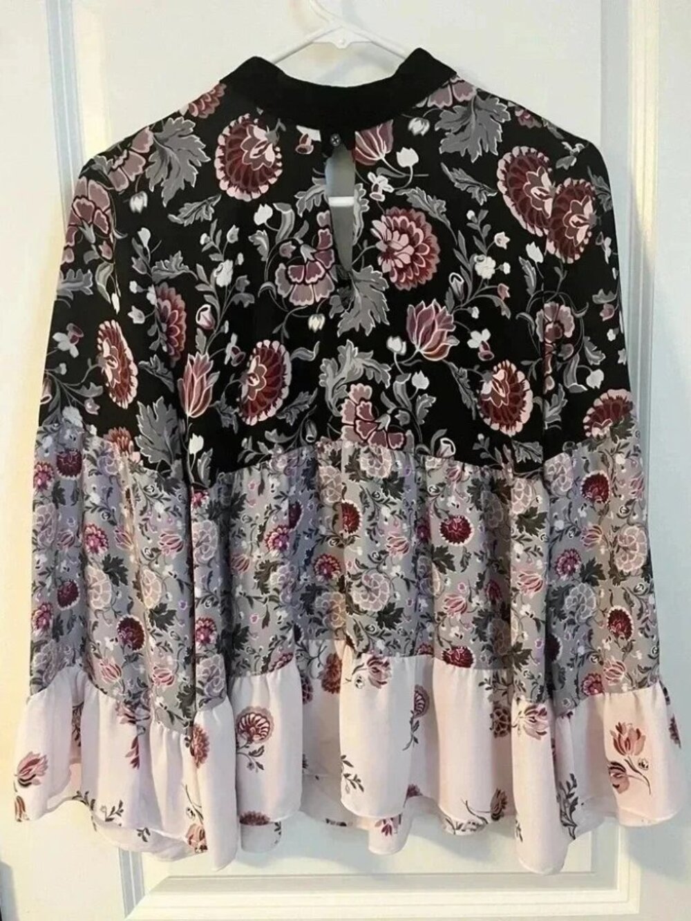 C123 LOFT Black & White Tiered Pink Floral Print Peasant Long Sleeves Blouse